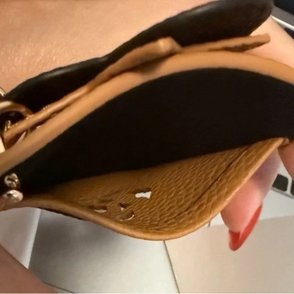 Dior Prestige Mirror / Cardholder - Picture 3 of 3